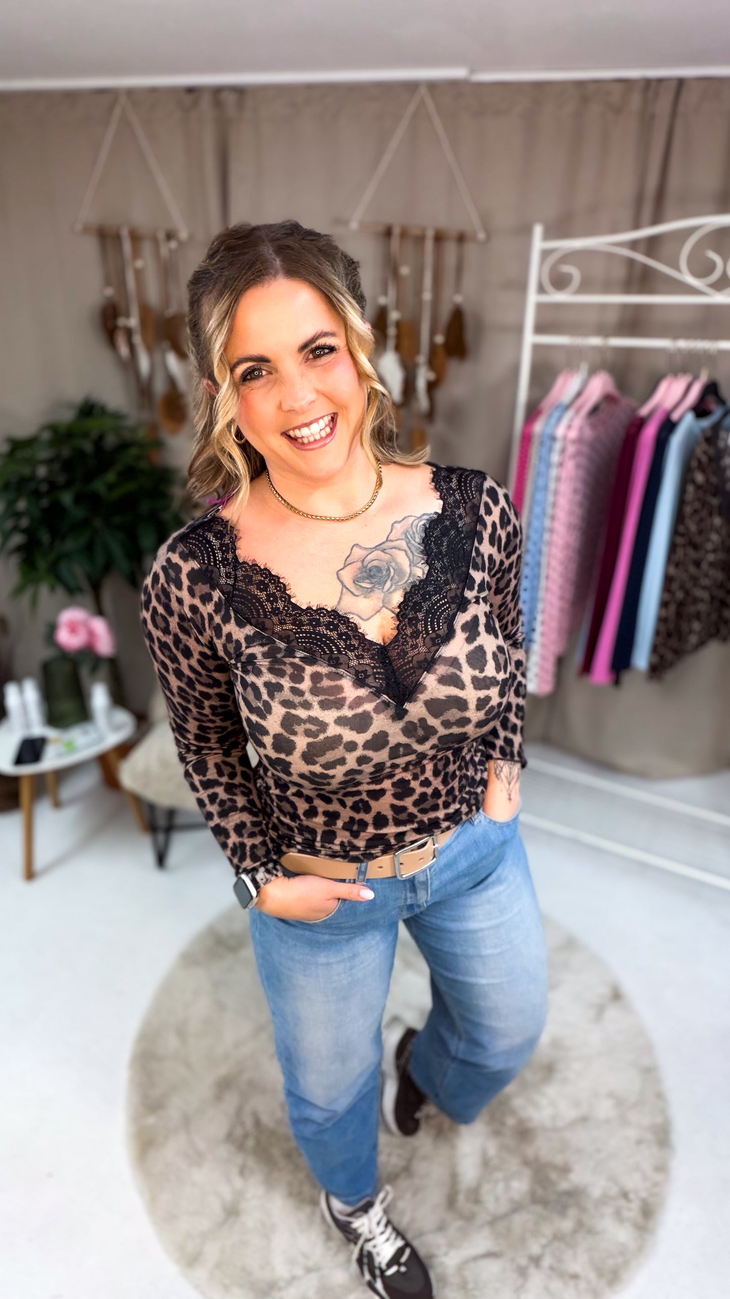 Leoprint Shirt mit Spitze, V-Ausschnitt (70042)