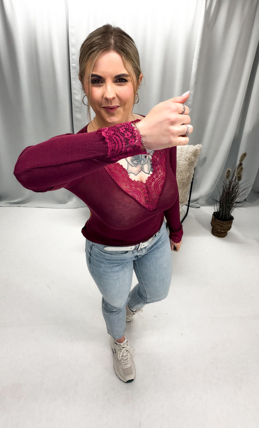 Cashmere langarm Shirt mit Spitze und V-Ausschnitt, halbtransparent