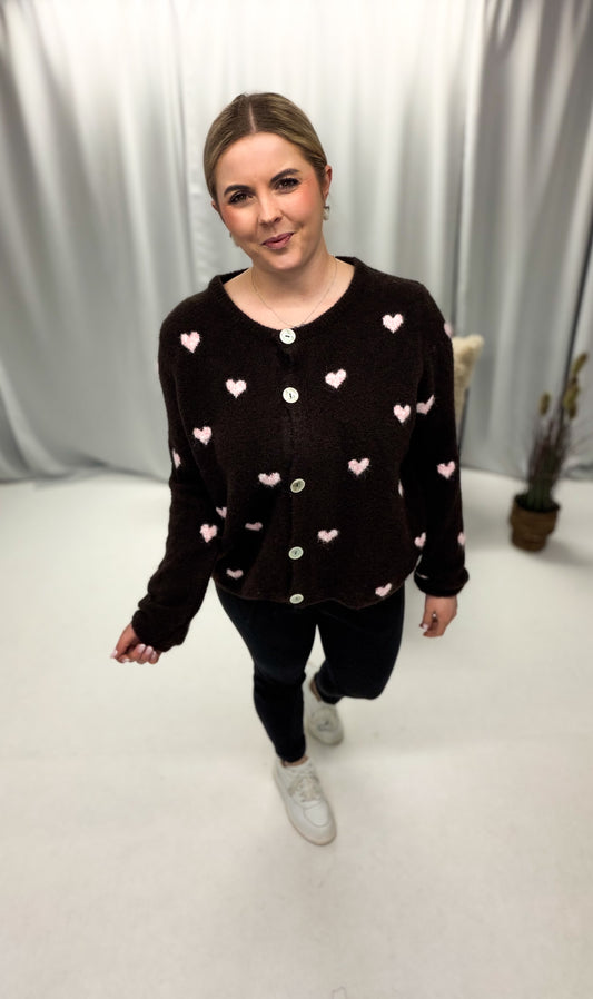 Braune Strickejacke mit rosa herziiiis