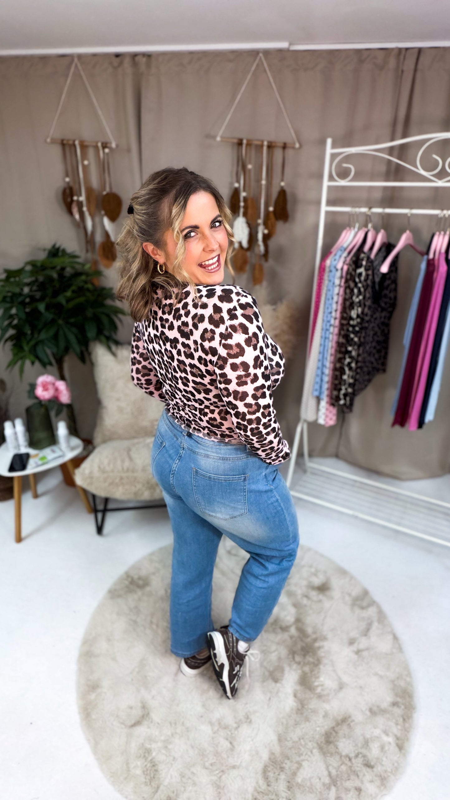 Shirt Cora im Leoprint, rosa untergründig (70039)