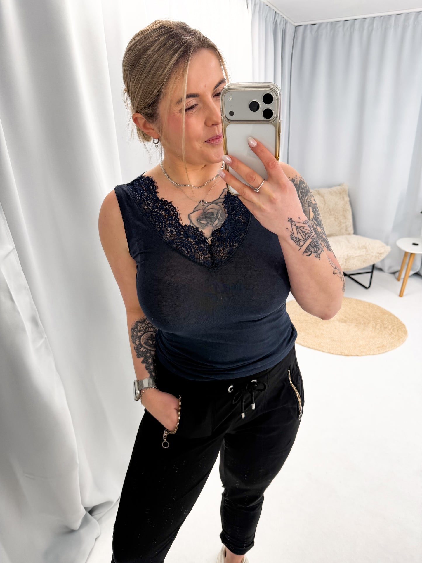 Top Joline, mit spitze und Cashmere Anteil (70124)