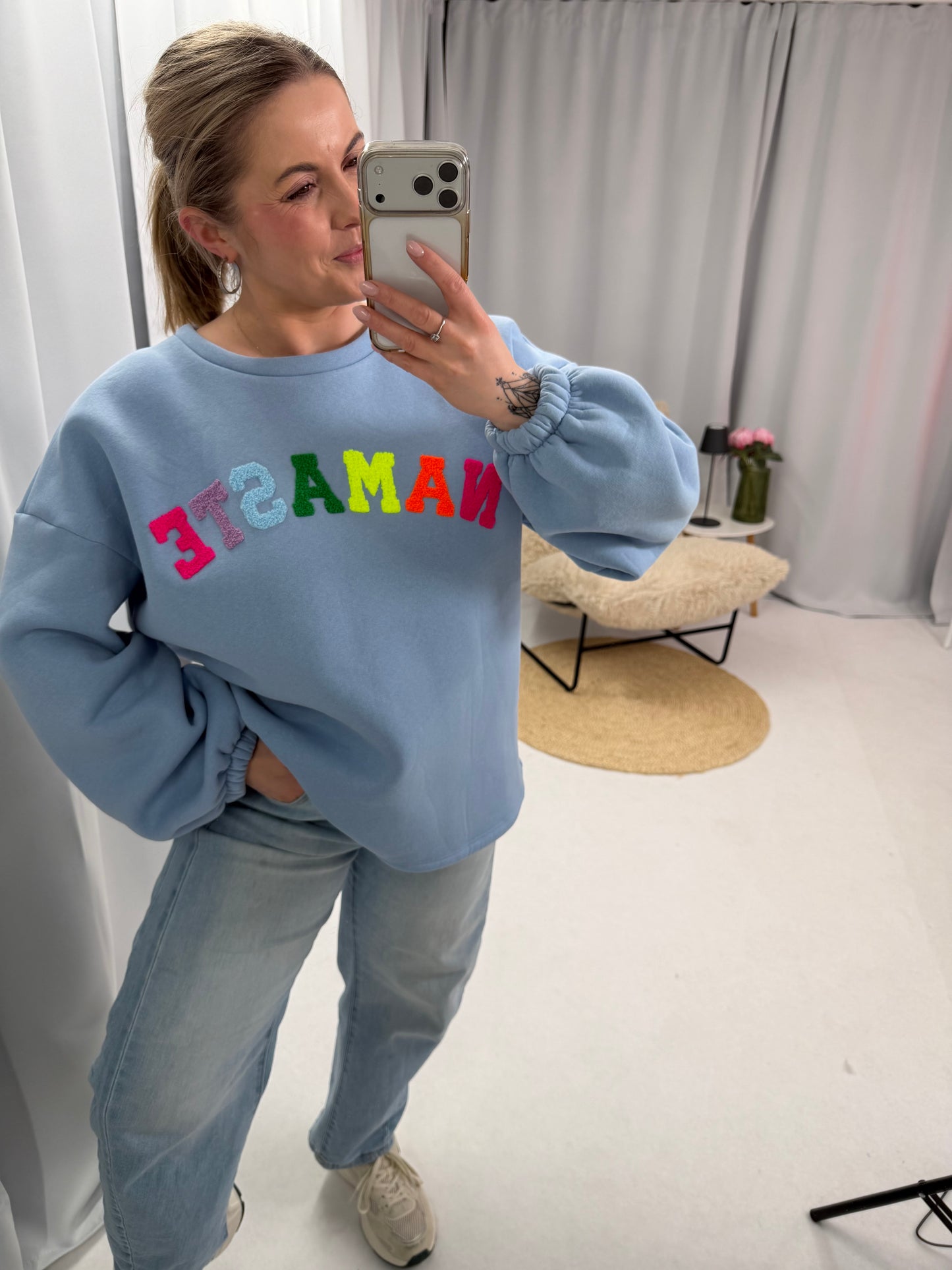 Pulli Namaste (70147)