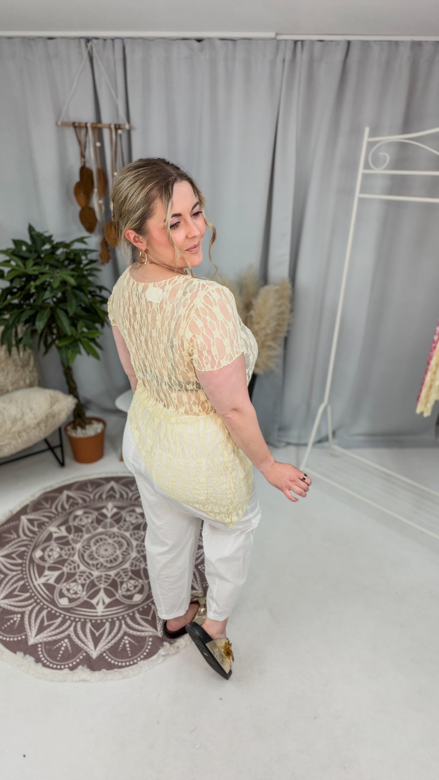 Shirt Stelli aus Spitze in gelb (70191)