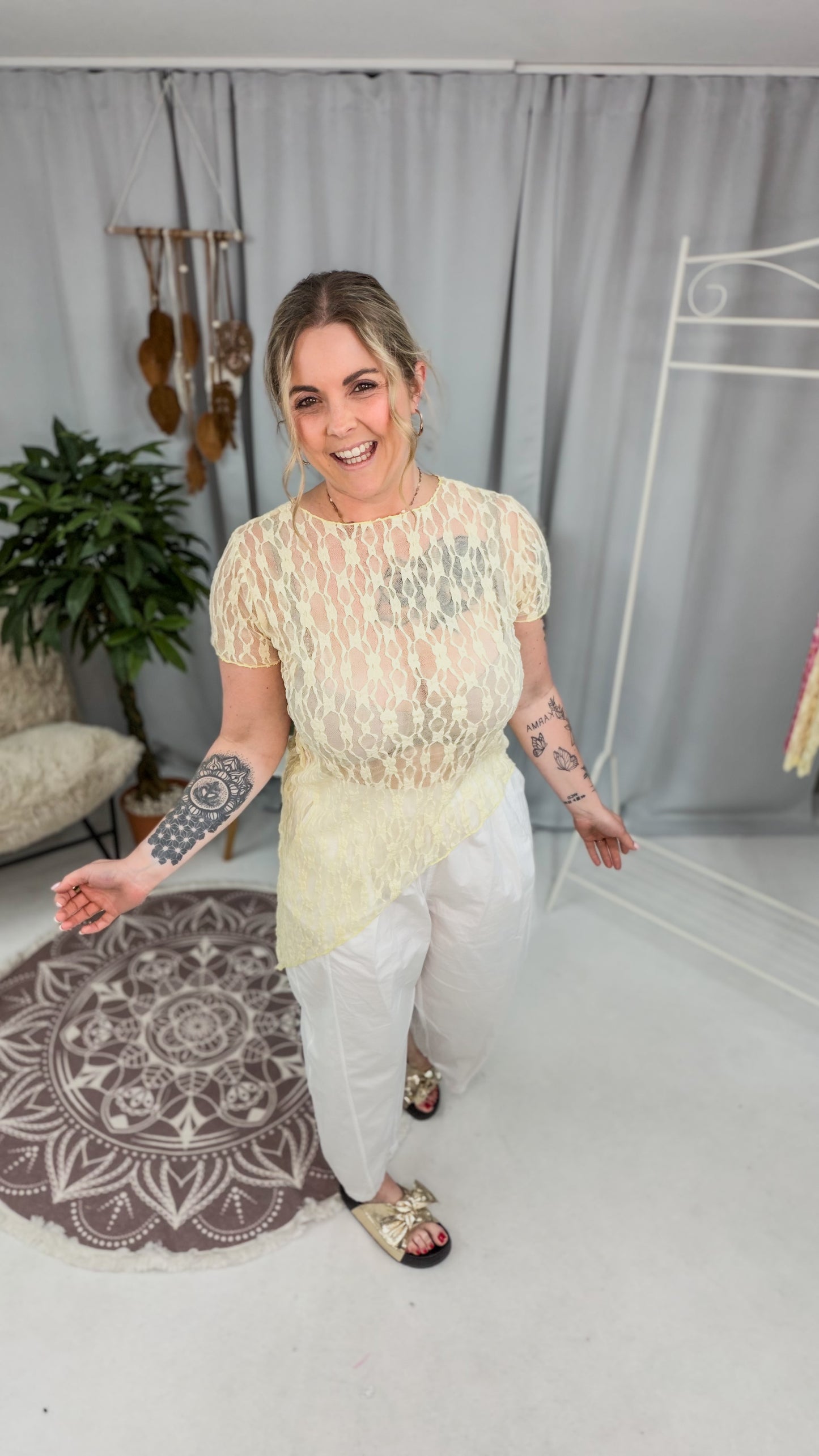 Shirt Stelli aus Spitze in gelb (70191)